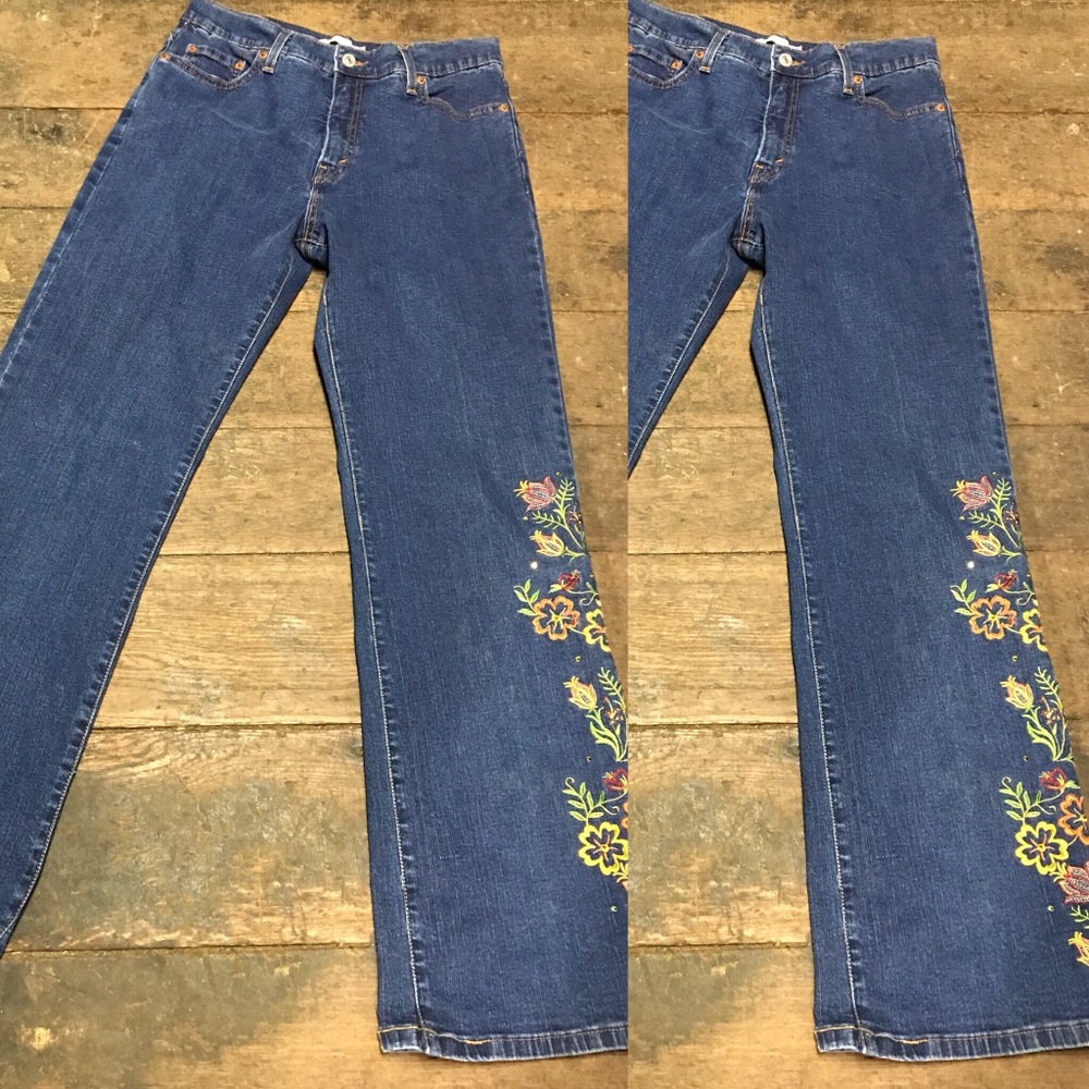 Levi’s *embellished leg* 🔥